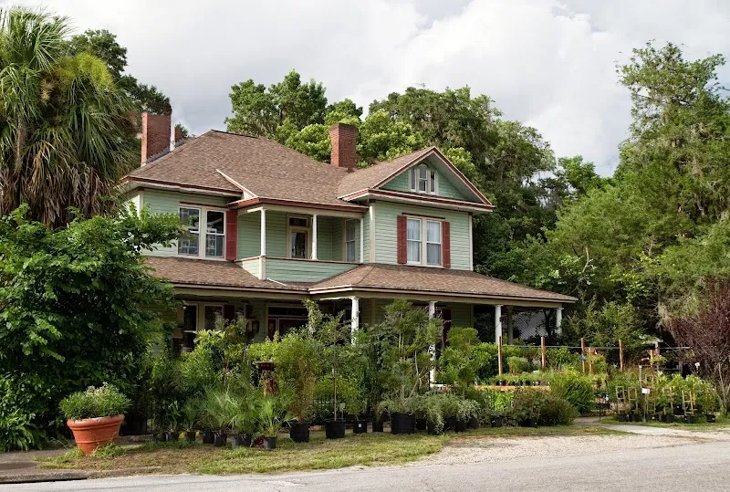 Grumbles House Antiques & Garden Shop - other in Dunnellon