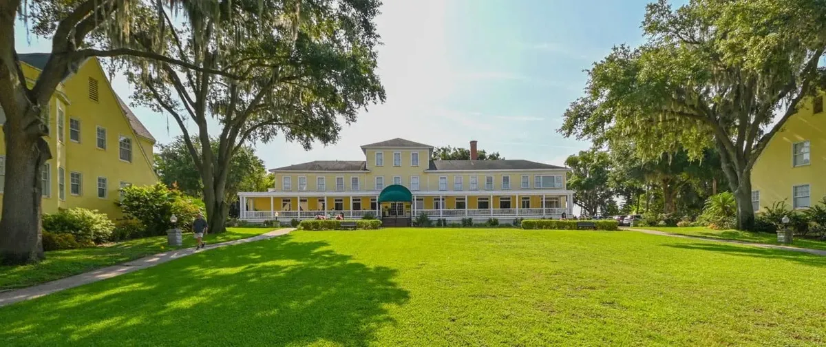 The Lakeside Inn - Attraction in Mount Dora
